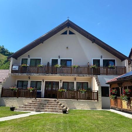 Casa Alexandra Villa Gales Екстериор снимка